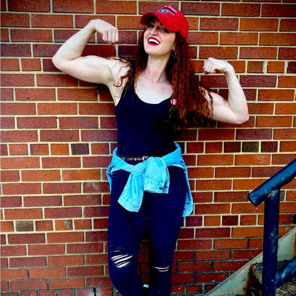 Meet your Posher, Hillary - Picture 3 of 15